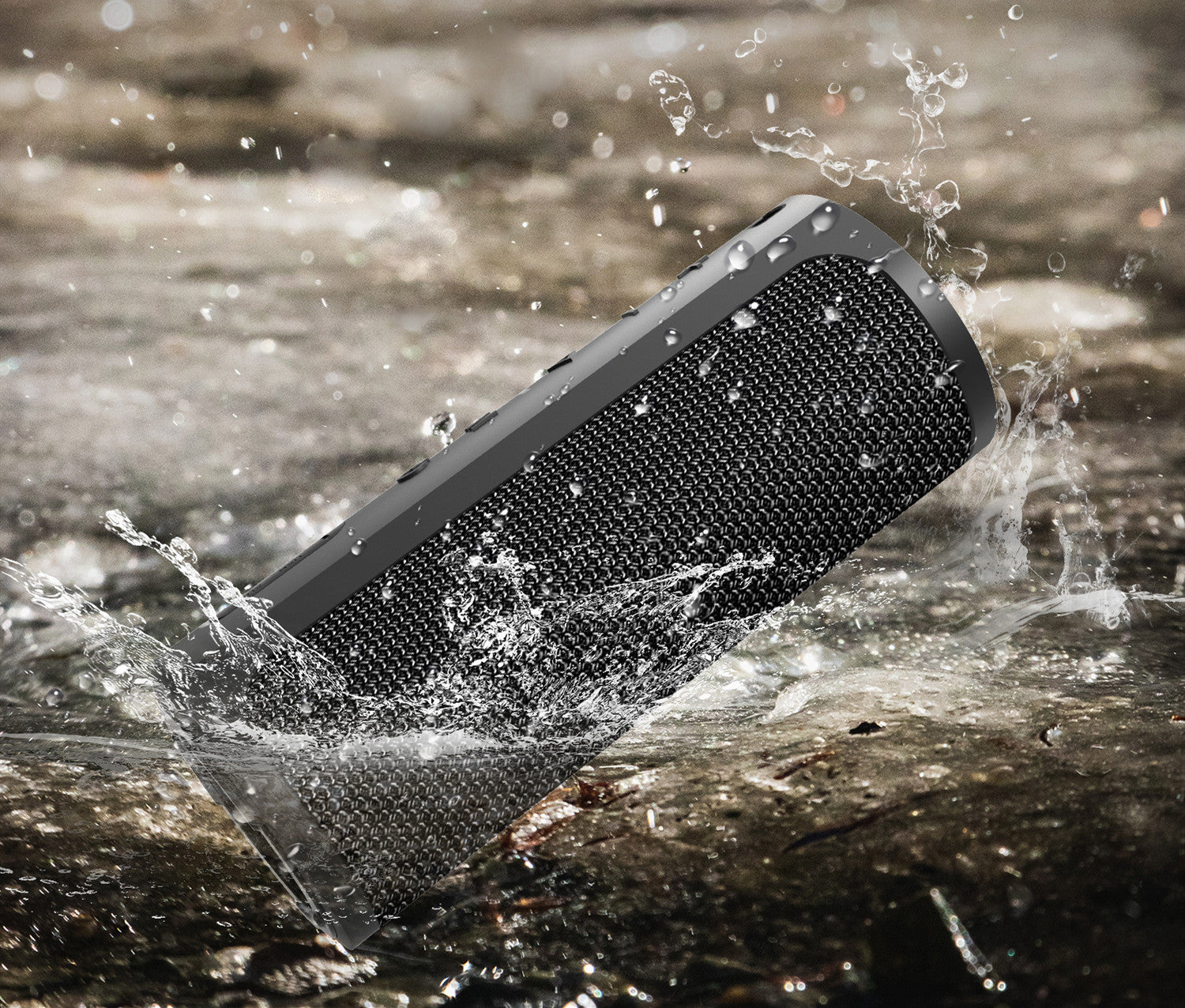 Outdoor Portable Waterproof Speaker With Metal Surround Speakers